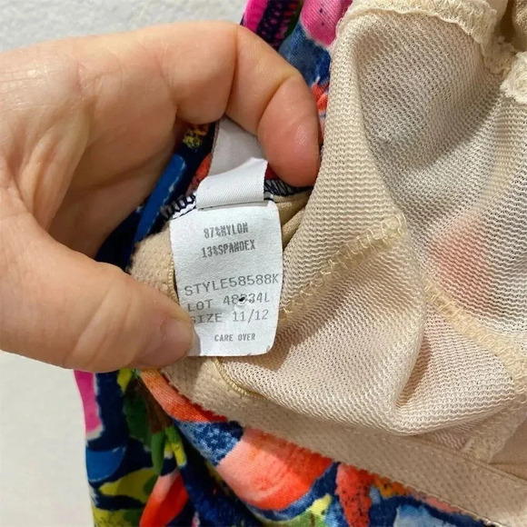 Women's Floral Plunge Neckline High-Leg One-Piece Swimsuit Beach Pool 🌞☀️ - Picture 4 of 4